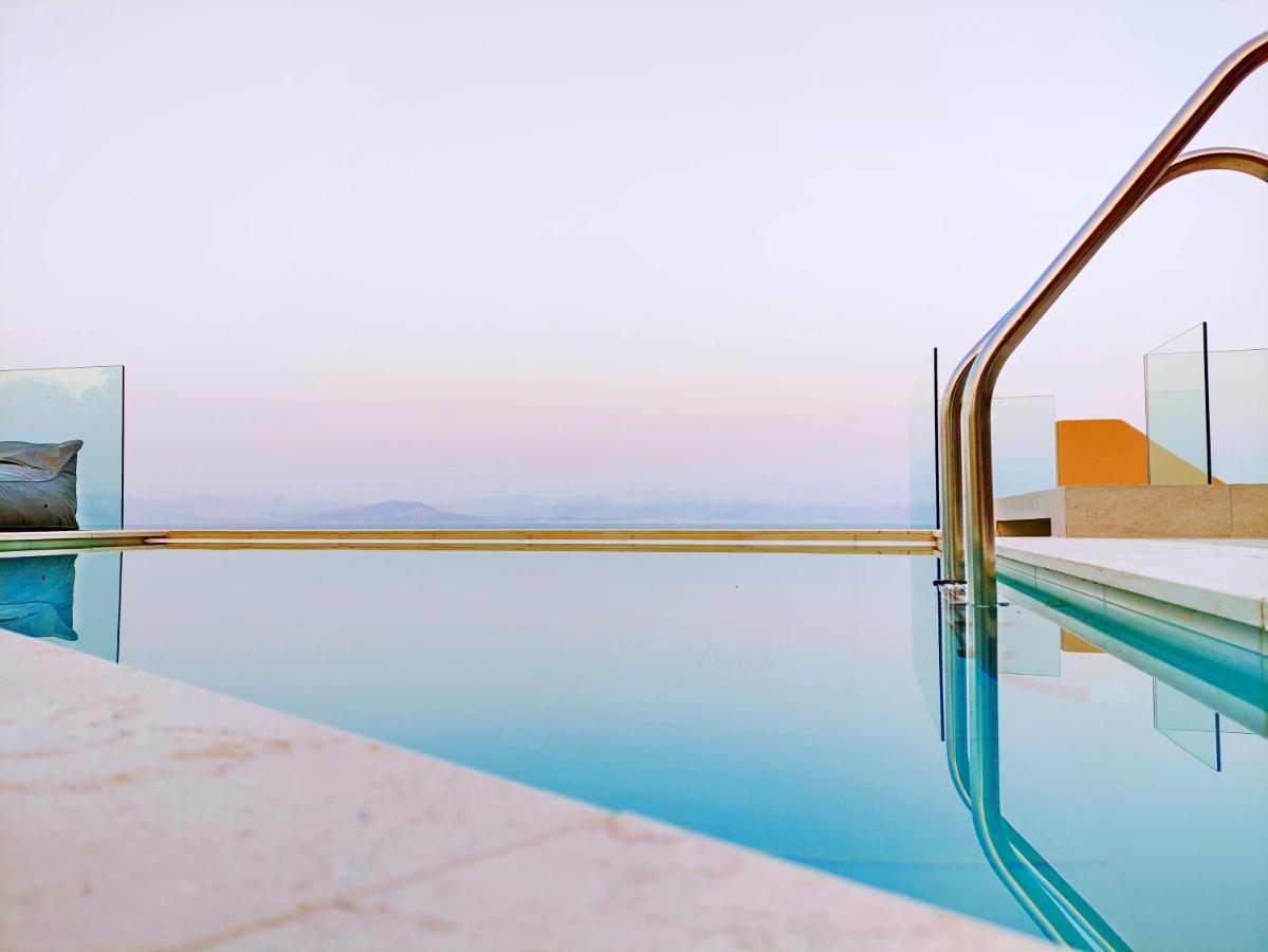 Villa Sea&cliff Luxury By Corfuescapes *