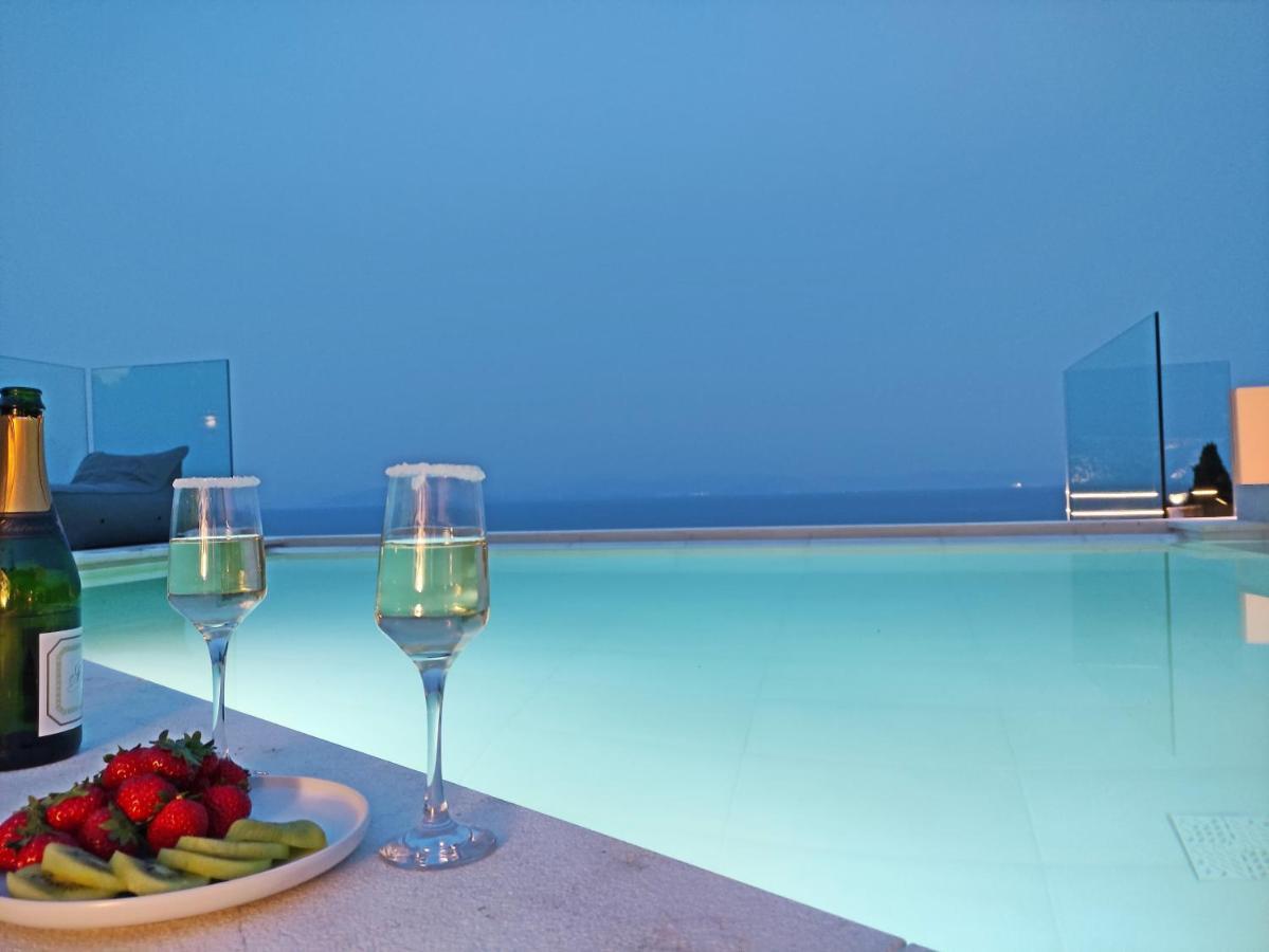 Sea & Cliff Luxury Vilă Benitses (Corfu)